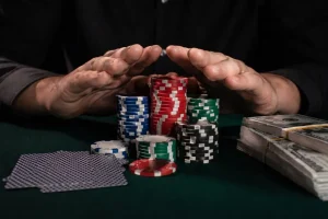 Банкролл-менеджмент в покере: как не слить депозит